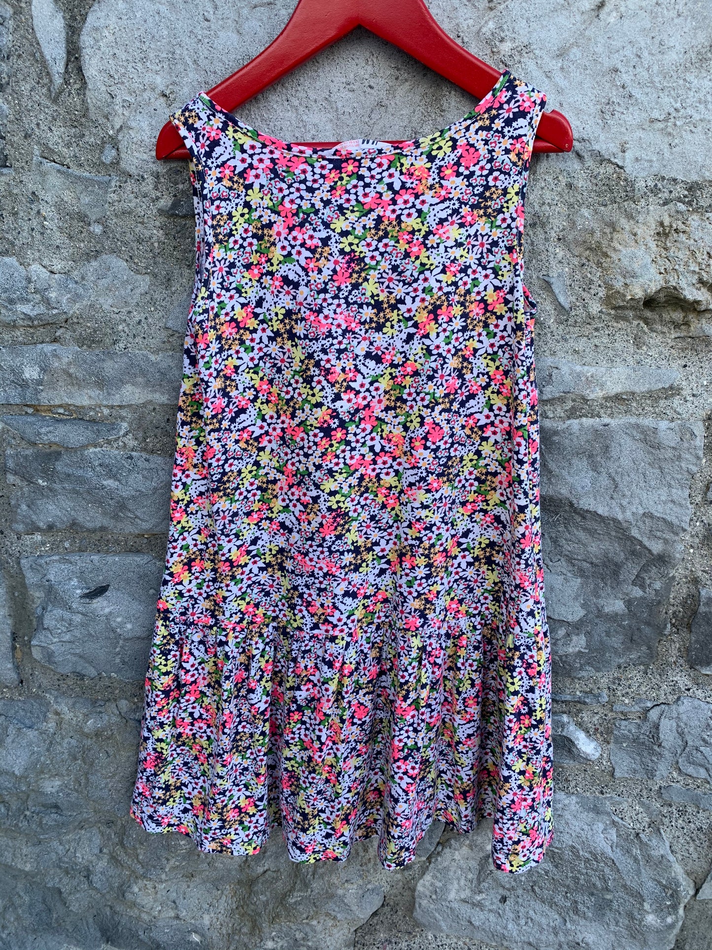 Floral sleeveless dress   6y (116cm)