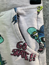 Load image into Gallery viewer, Skate shorts   12-18m (80-86cm)
