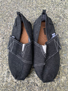 Black canvas shoes   uk 13 (eu 32)