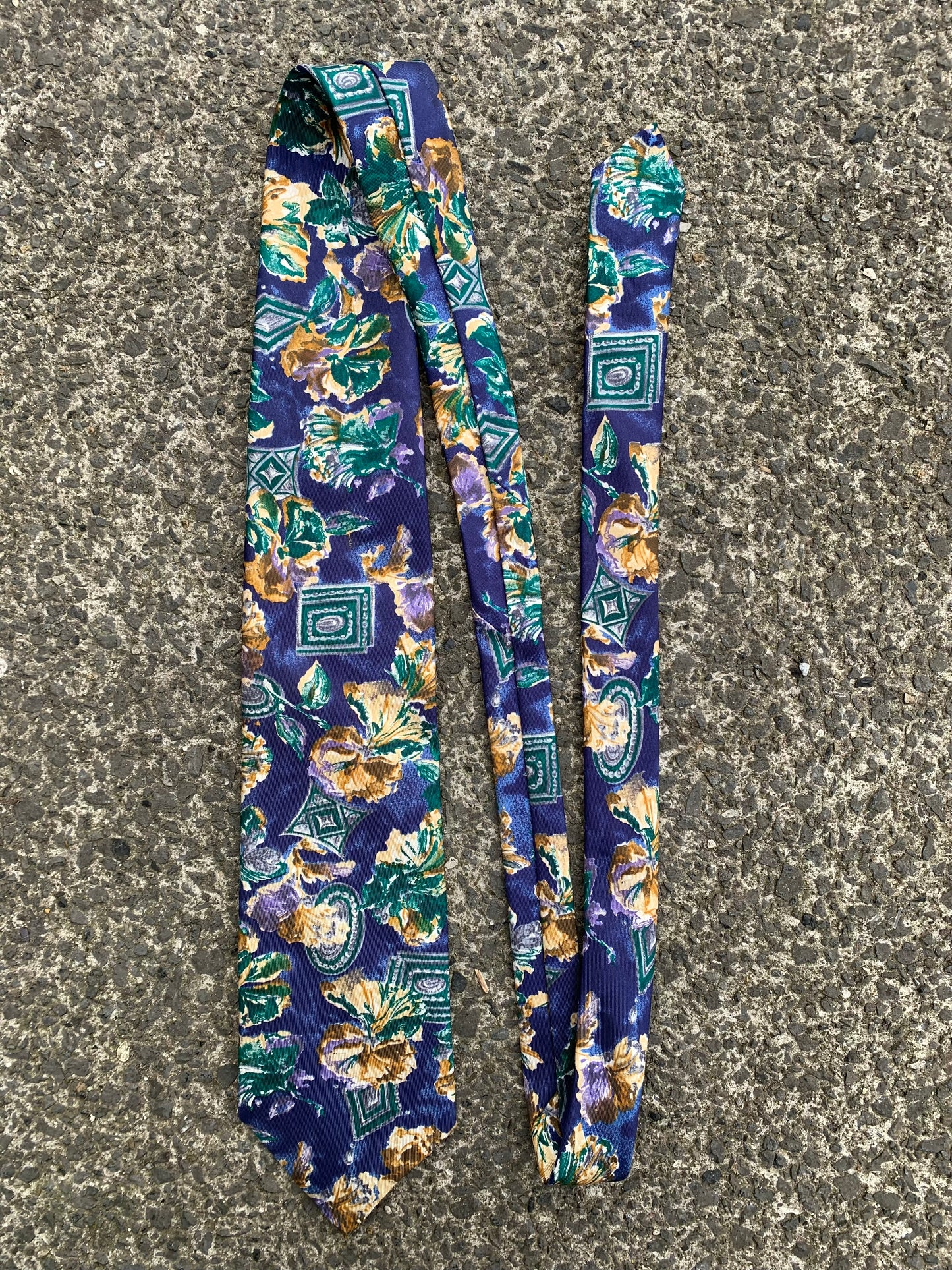 Blue floral tie