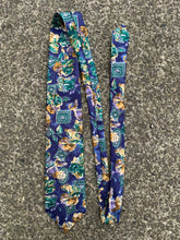 Load image into Gallery viewer, Blue floral tie
