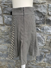 Load image into Gallery viewer, Houndstooth pleated skirt   uk 10
