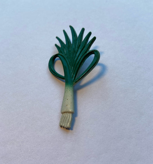 Leek brooch