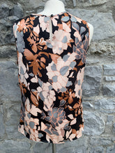 Load image into Gallery viewer, Brown floral top  uk 12
