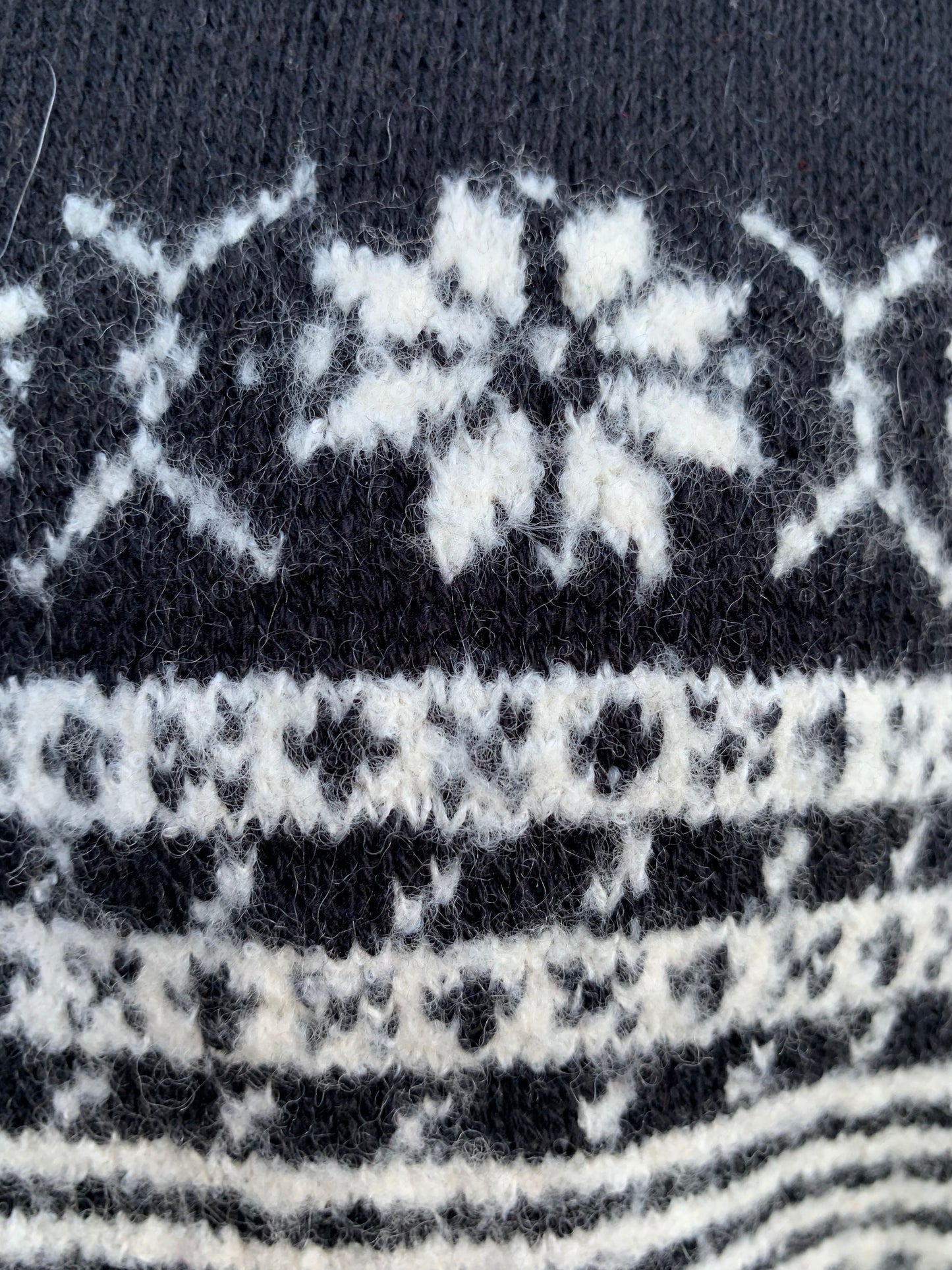 Black&grey snowflakes jumper   uk 8