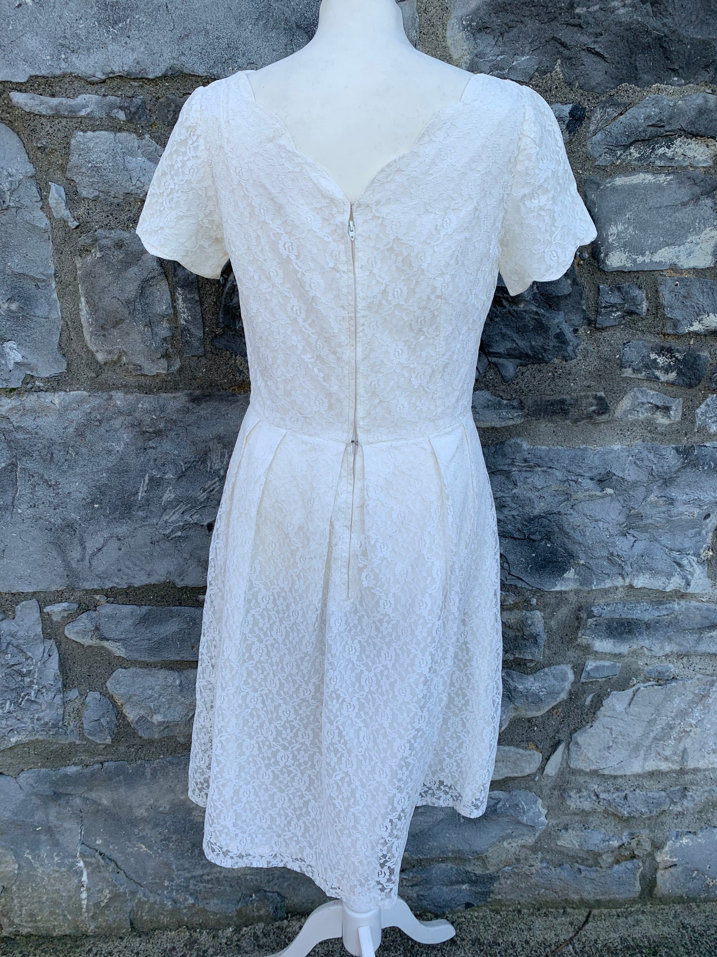 White lace dress    uk 10