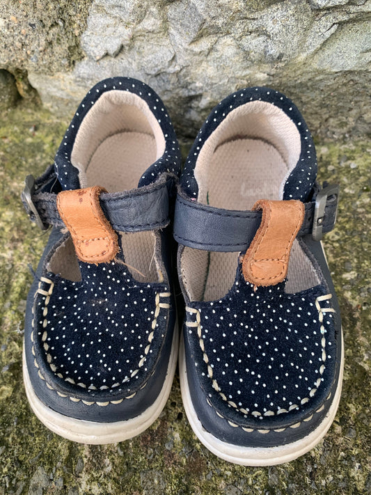 Navy shoes  uk 4E (eu 20)