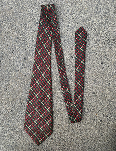 Crown red belts tie