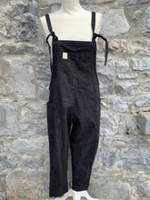 Load image into Gallery viewer, Black dungarees  uk 8
