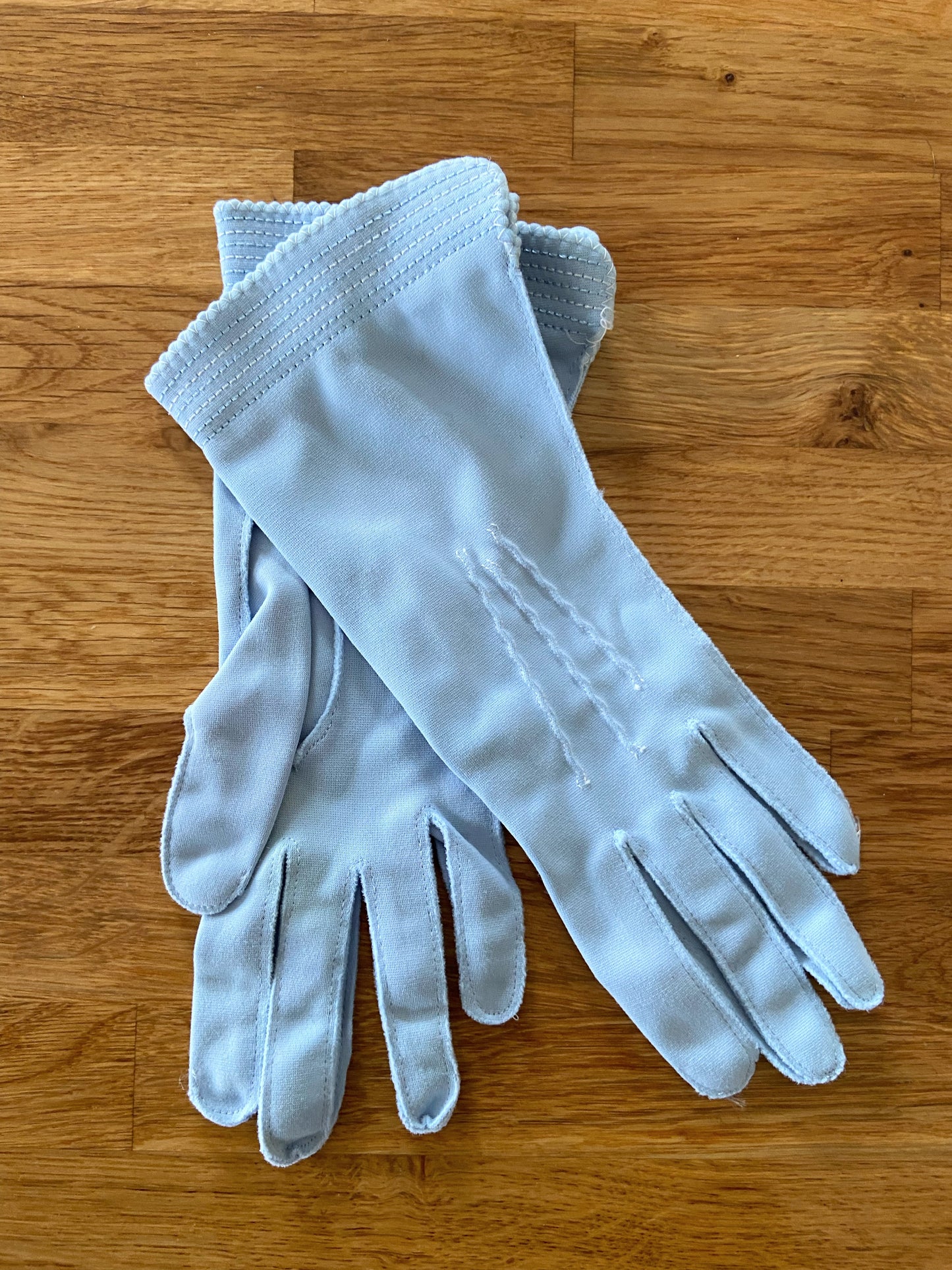 Light blue gloves