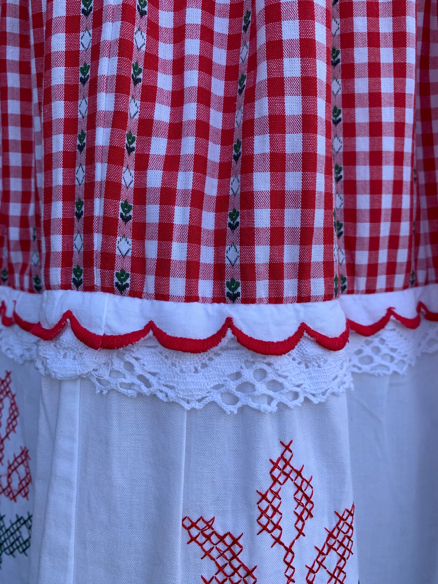 Giesswein Austrian folk set  uk 10