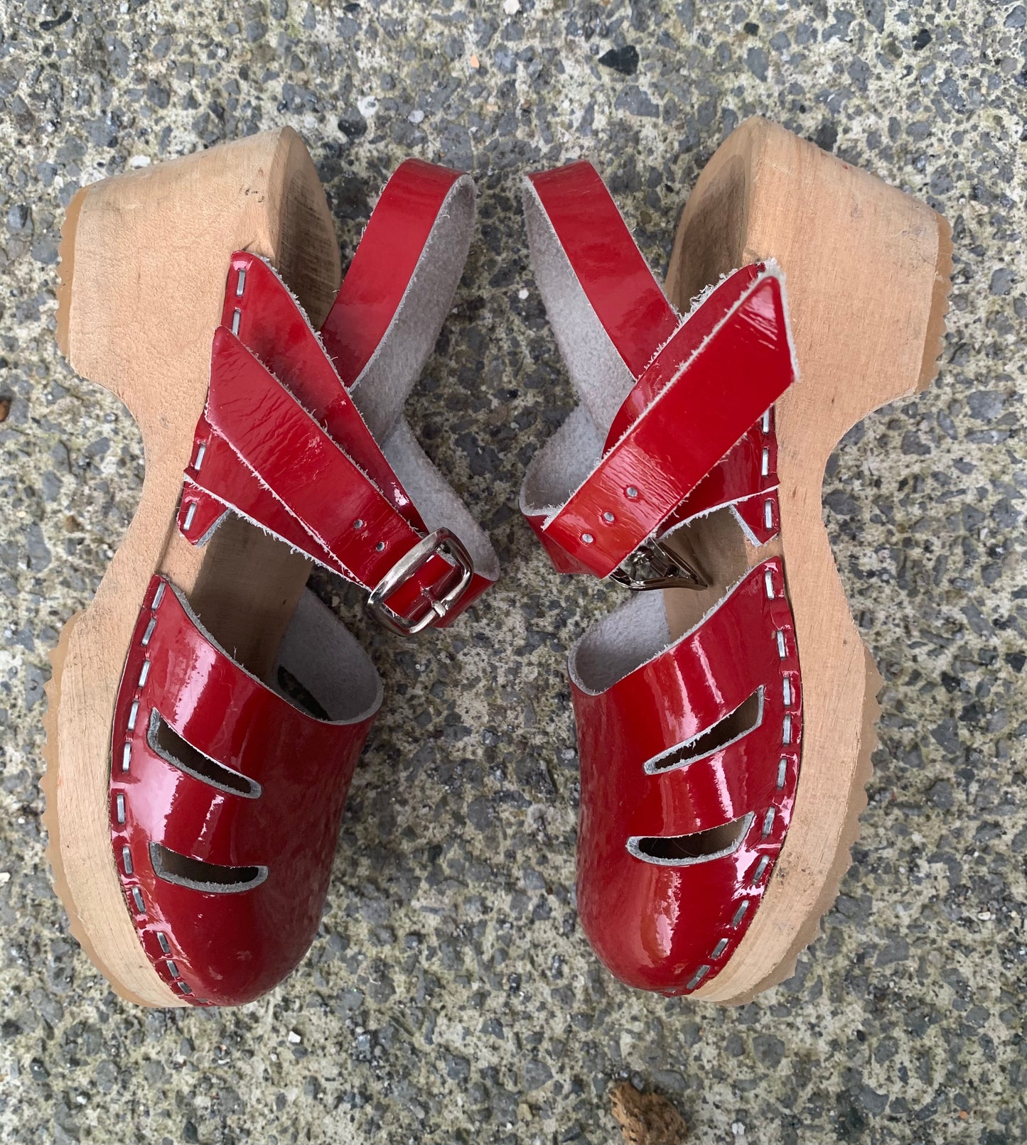 Red wooden clogs  uk 9-9.5 (eu 27)