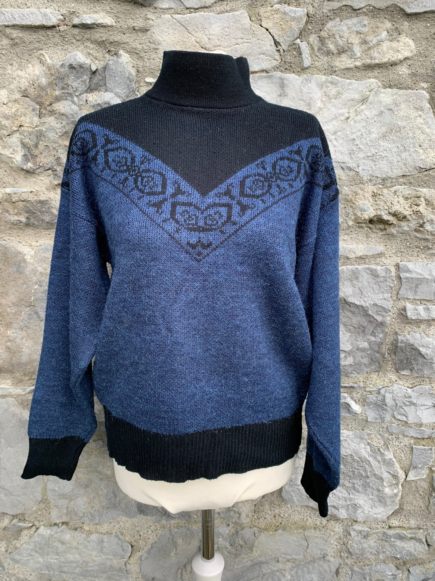 Blue&black jumper   uk 8-10