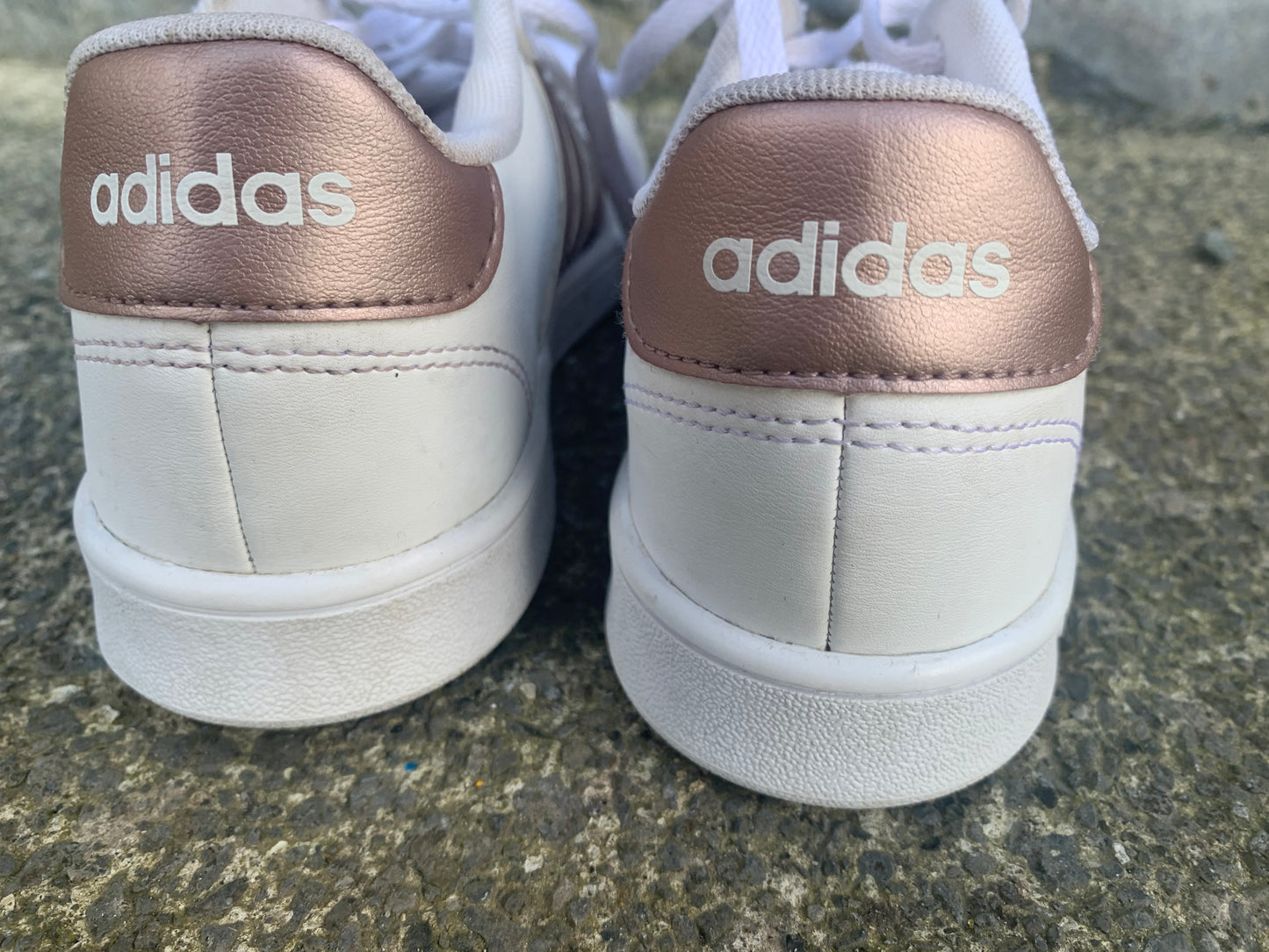 White runners  uk 2.5-3 (eu 35.5)