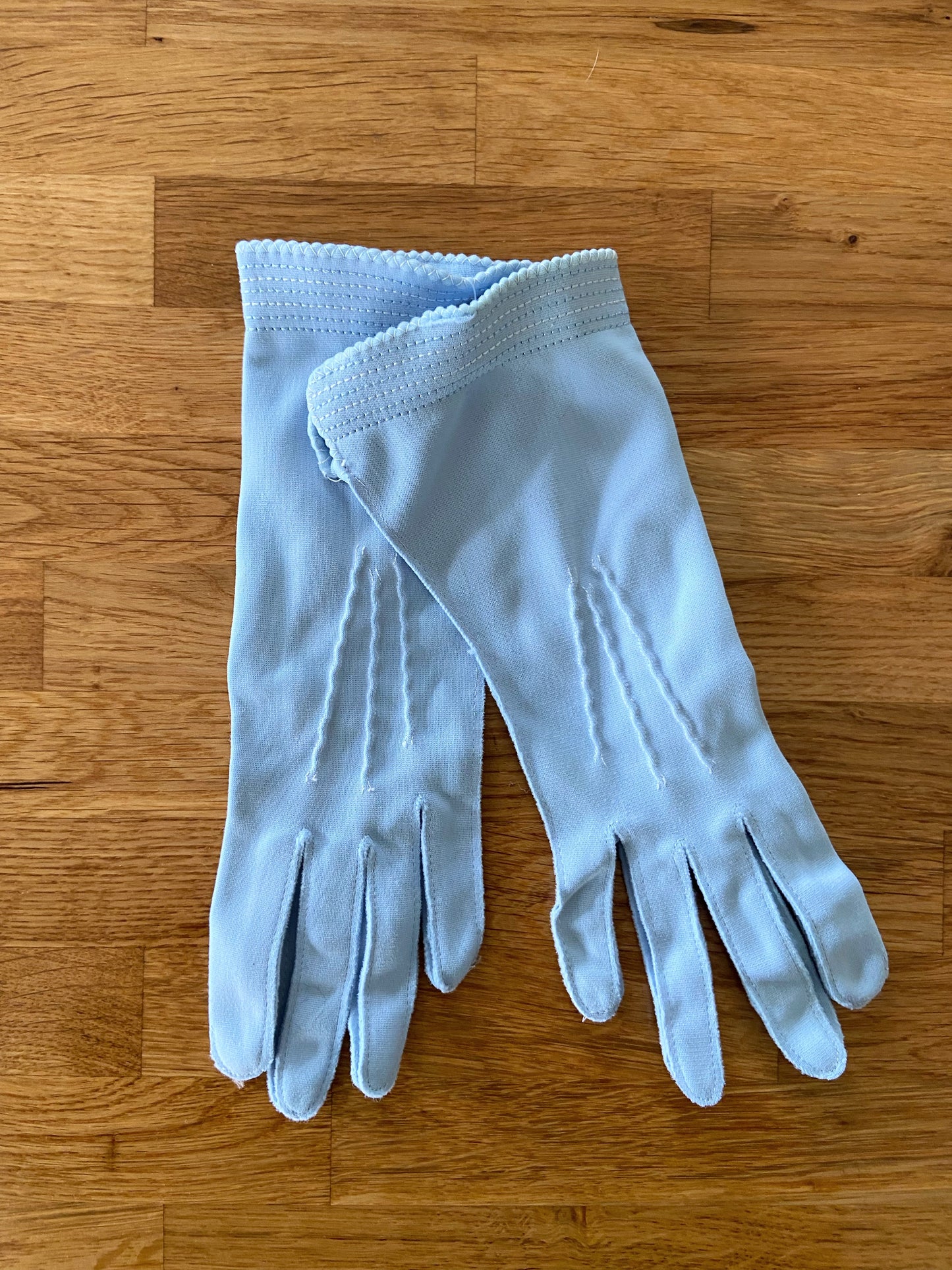 Light blue gloves