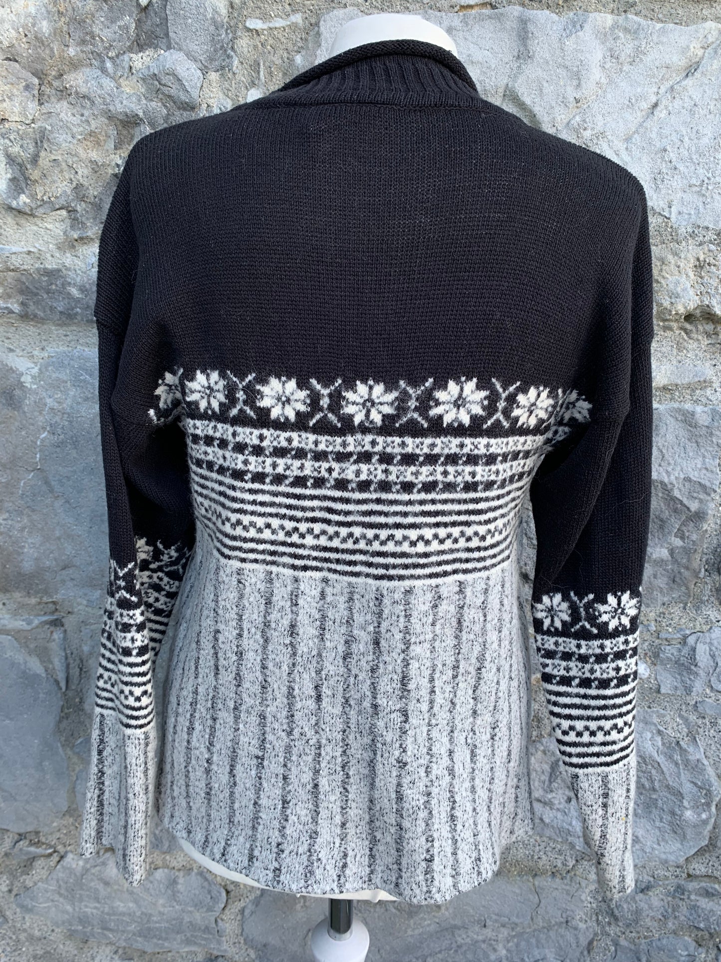 Black&grey snowflakes jumper   uk 8