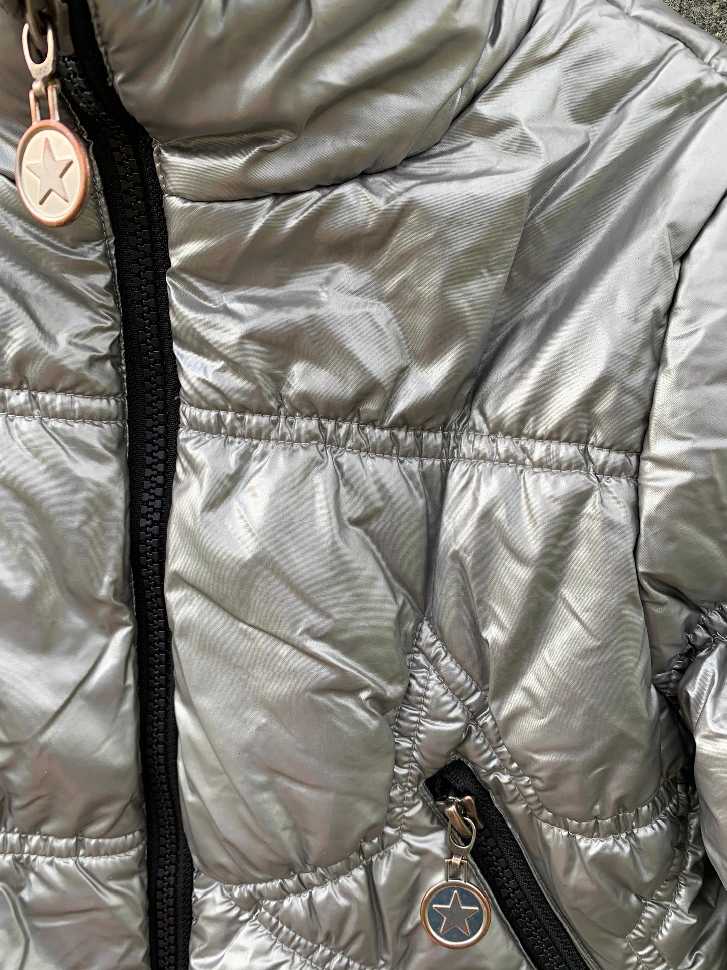 Silver puffy jacket     4y (104cm)