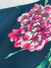 Load image into Gallery viewer, Floral top   uk 8
