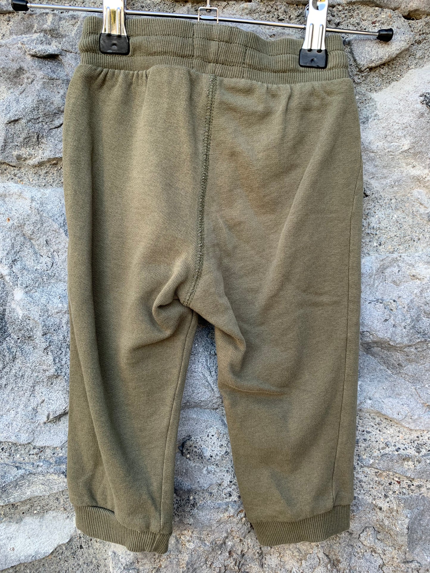 Green tracksuit bottoms   9-12m (74-80cm)