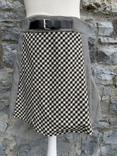 Load image into Gallery viewer, Houndstooth pleated skirt   uk 10
