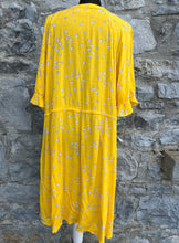 Load image into Gallery viewer, Yellow floral dress uk 16
