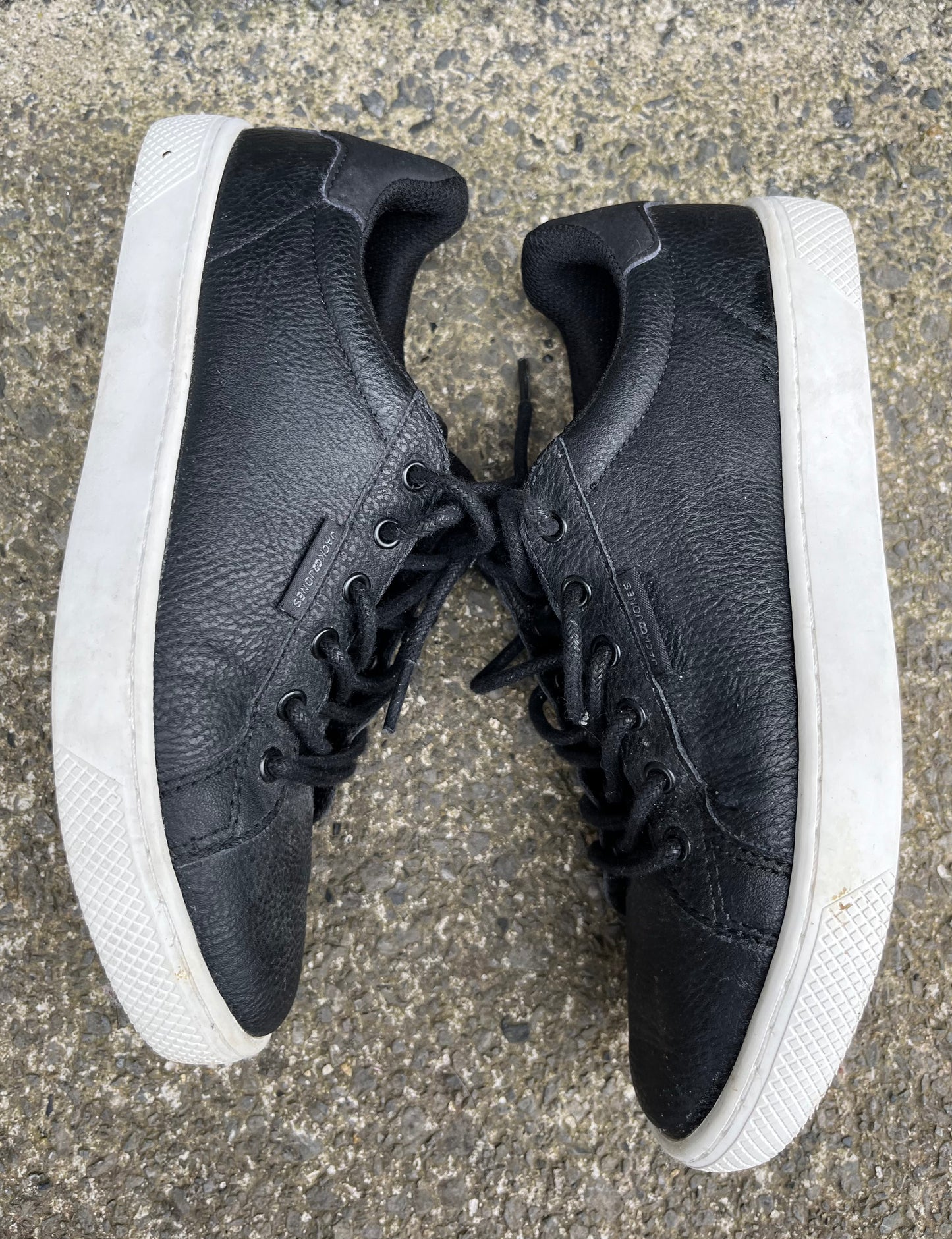 Black trainers   uk 1.5 (eu 35)