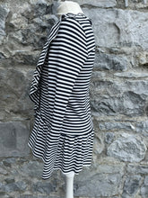 Load image into Gallery viewer, Stripy top with ruffles    uk 10
