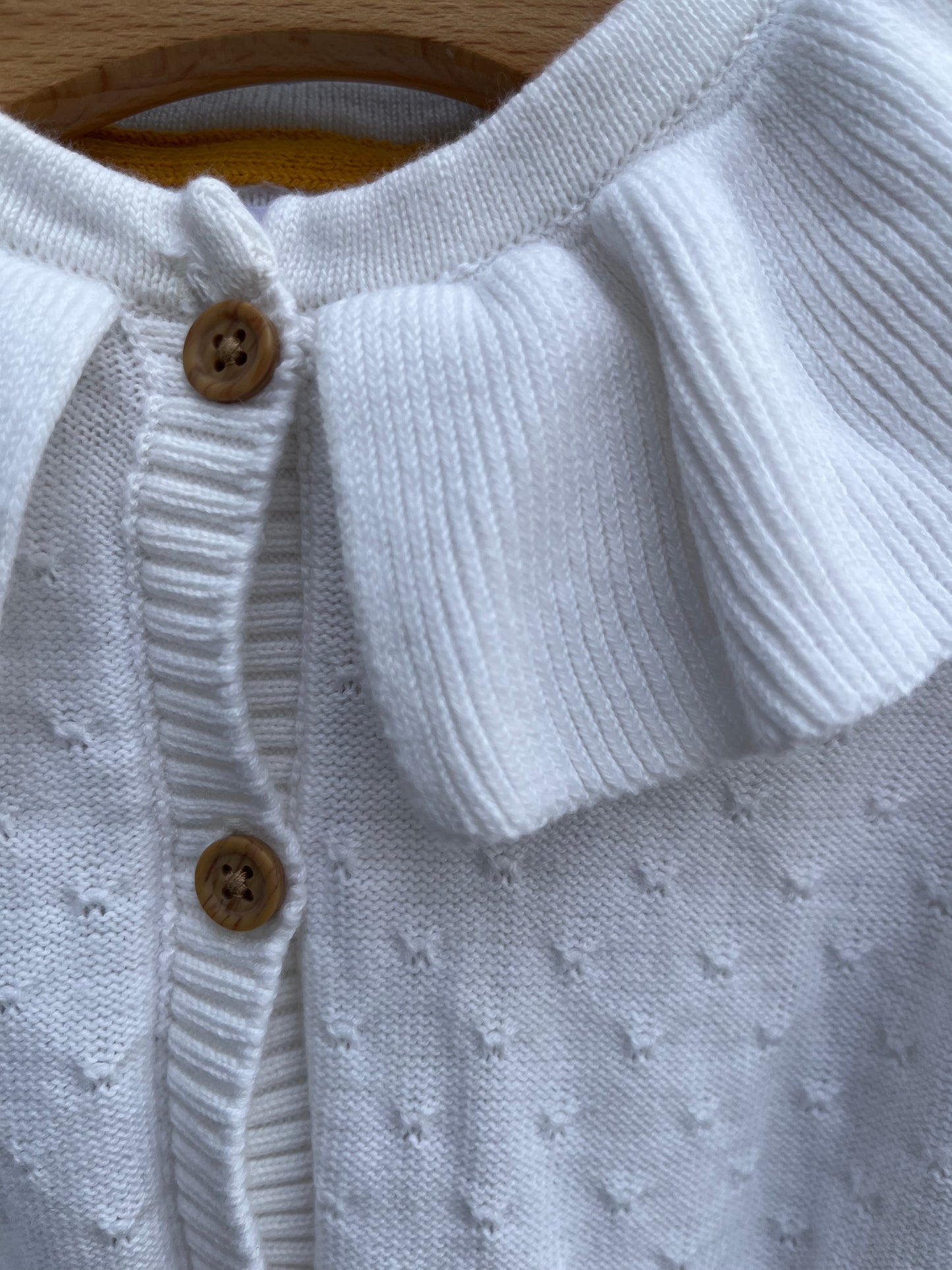 White cardigan   3-6m (62-68cm)