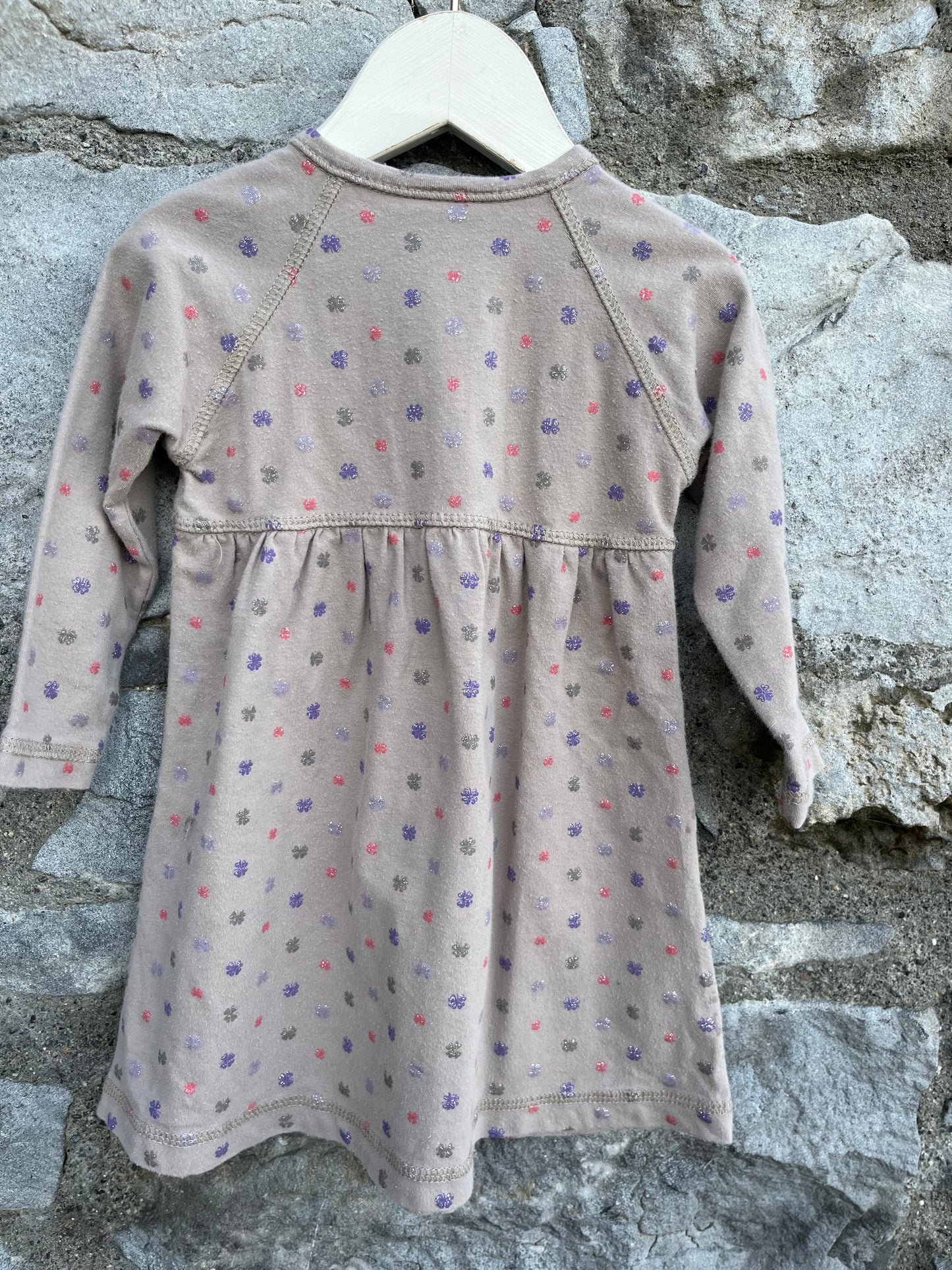 Clovers beige dress   6-9m (68-74cm)