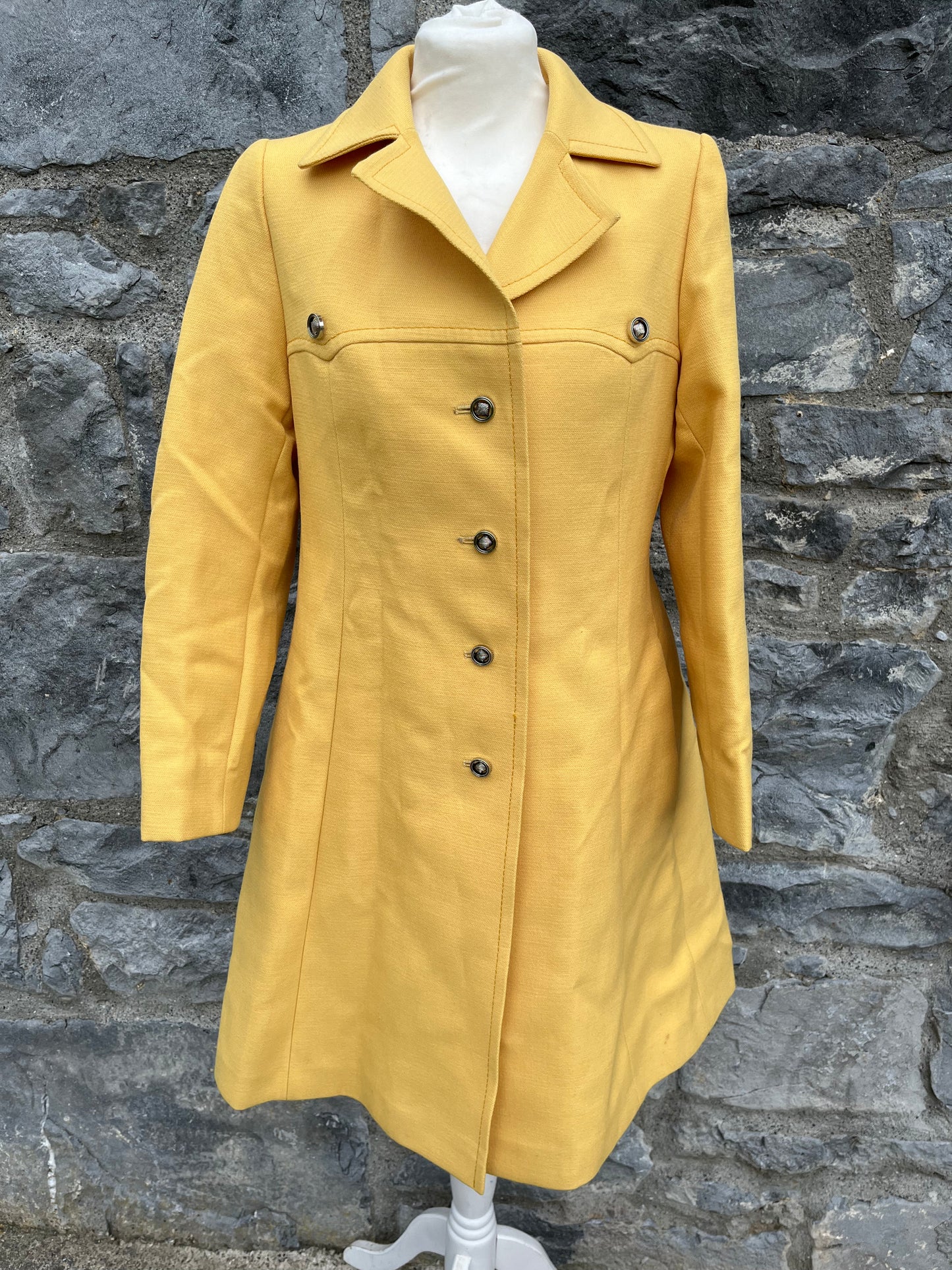 70s yellow coat uk 10    LISA