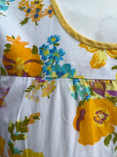 Load image into Gallery viewer, Yellow floral top uk 8
