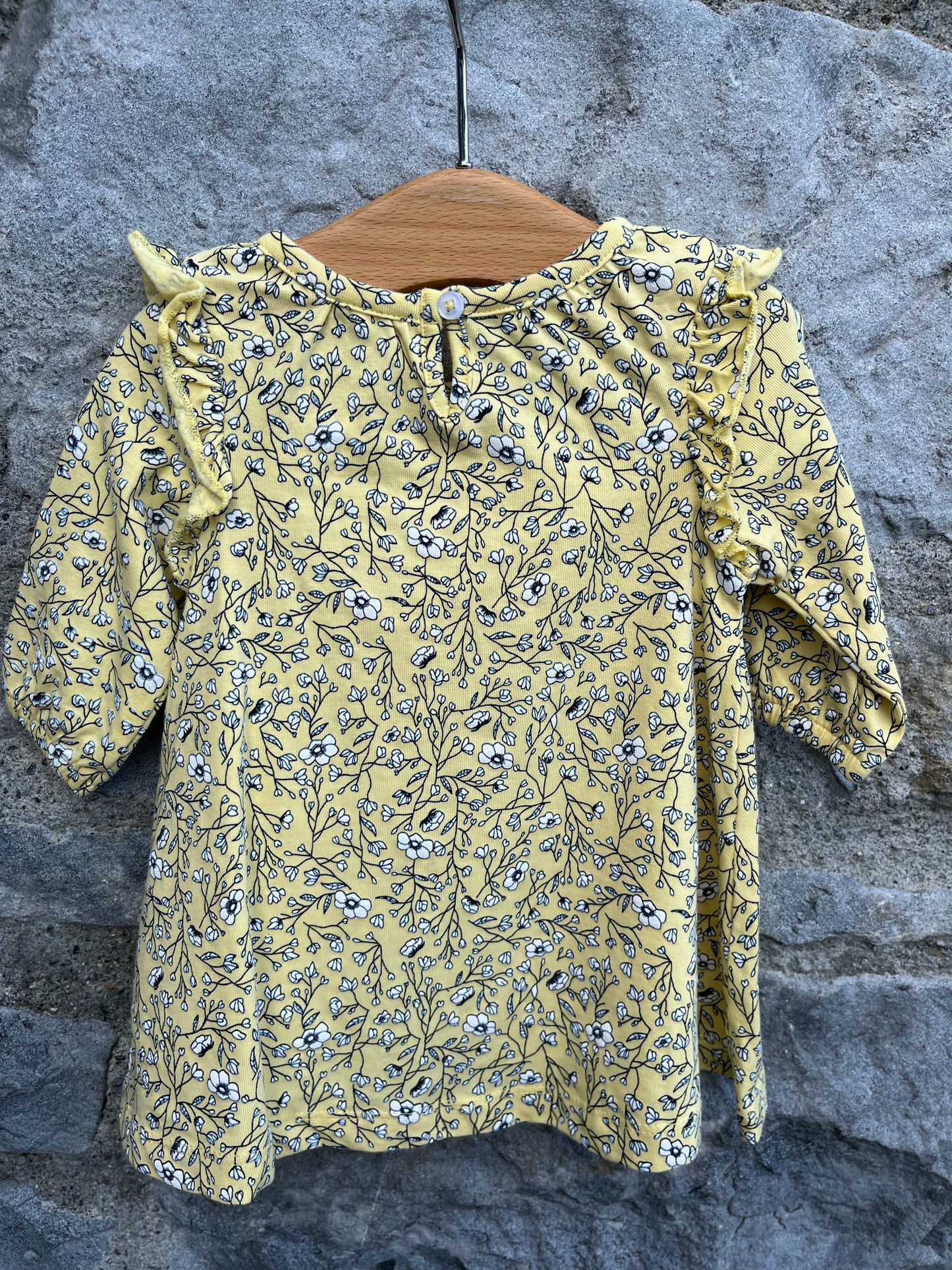 Yellow floral dress    0-1m (56cm)