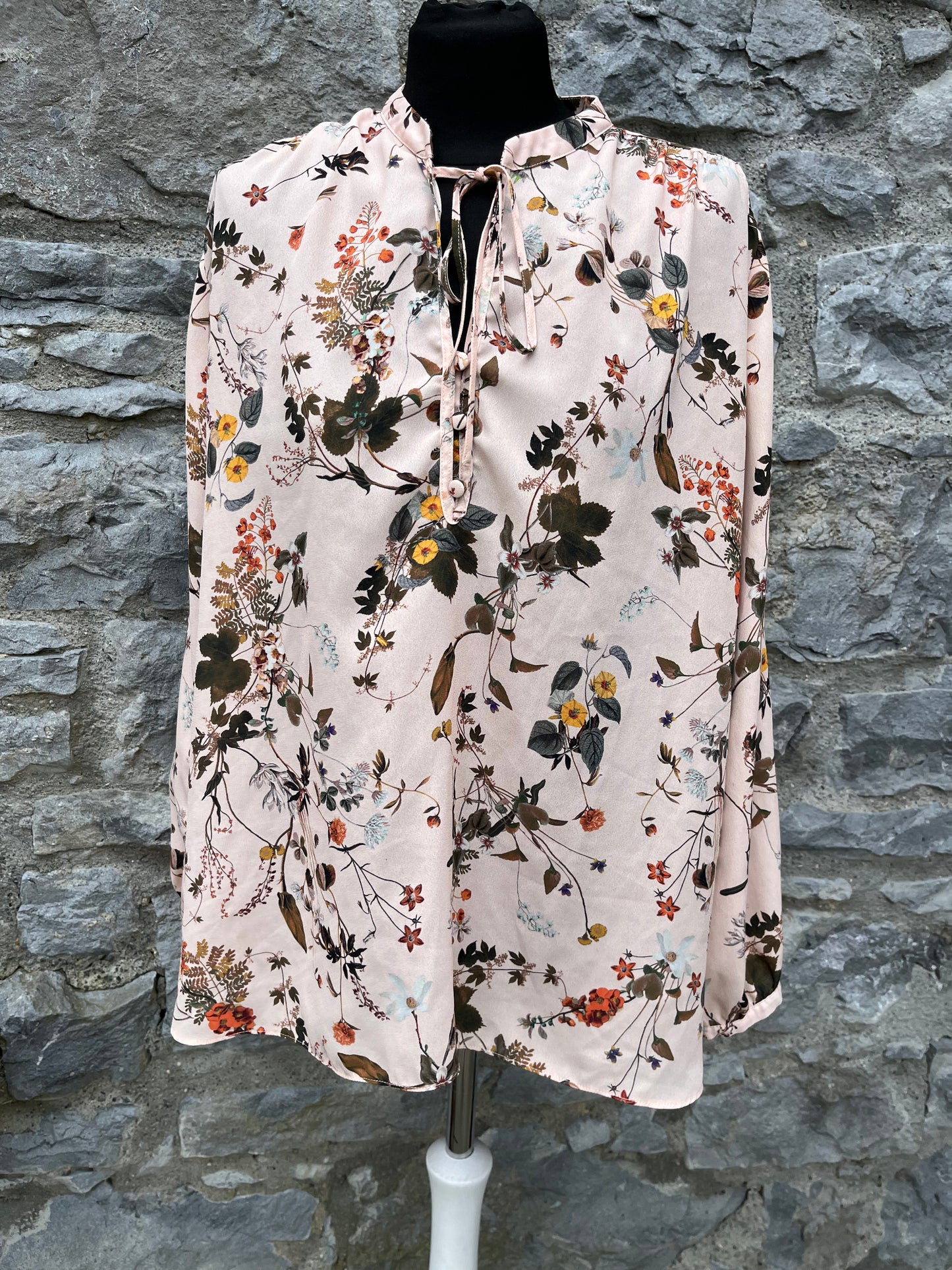 Floral beige top  uk 16