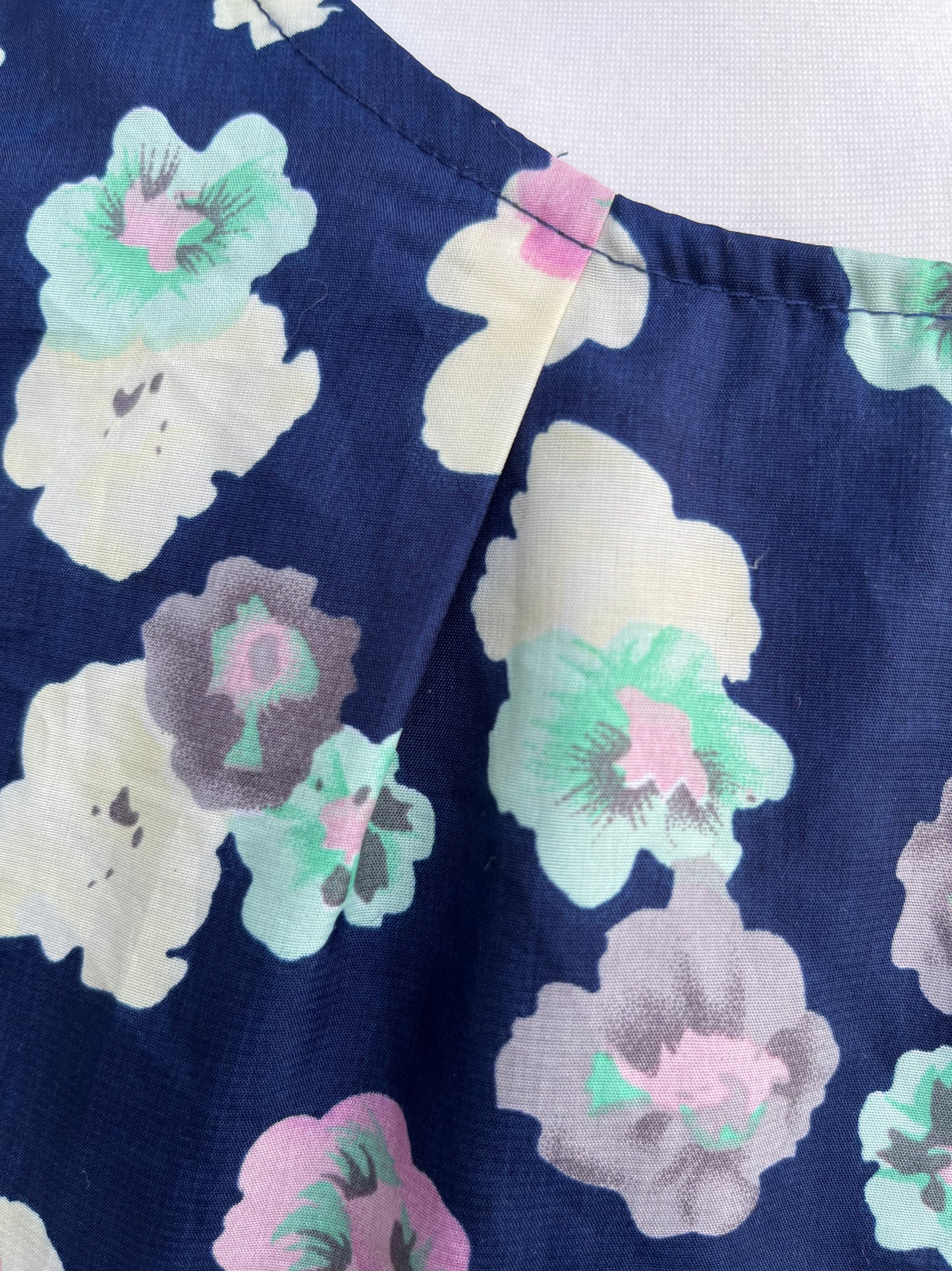 Navy floral top    uk 8-10