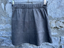 Load image into Gallery viewer, Charcoal suedelike skirt   7-8y (122-128cm)
