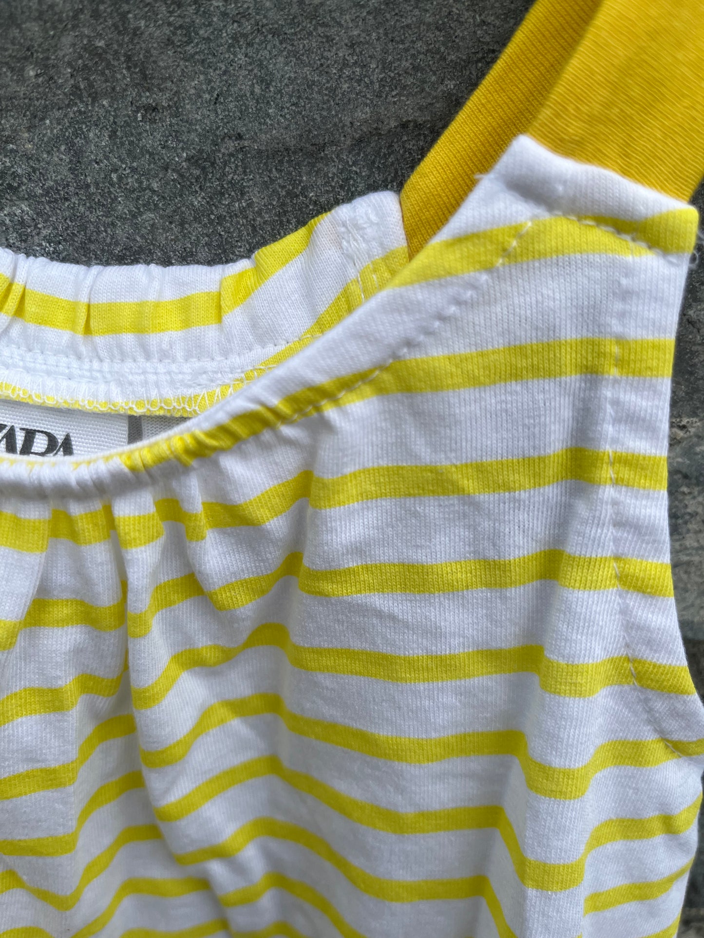 Yellow stripy top   3-4y (98-104cm)