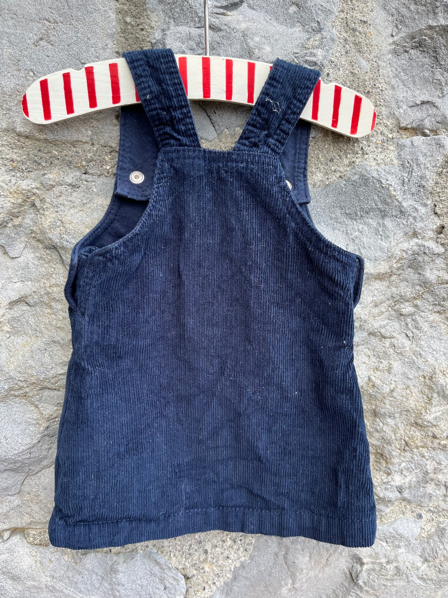 Navy cord pinafore    3-6m (62-68cm)