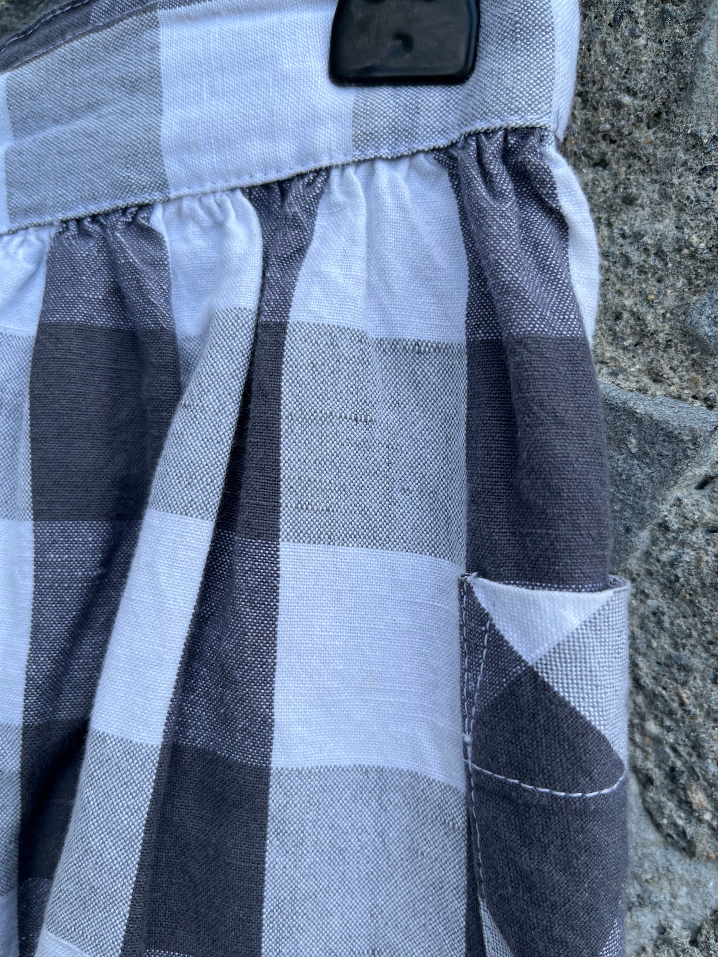 Black check skirt   4-5y (104-110cm)