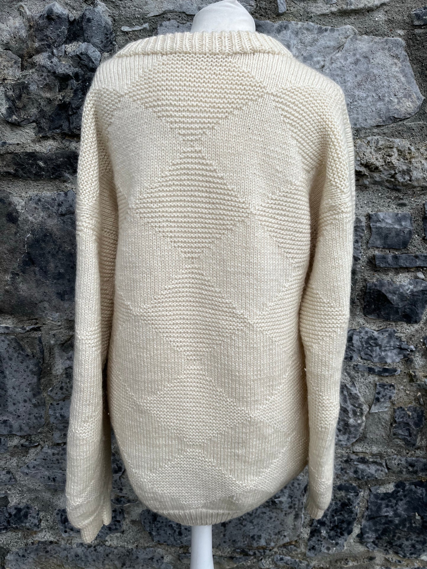 Cream diamonds jumper     M/L