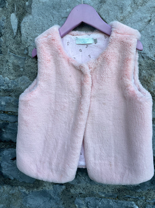 Pink fluffy gilet  5-6y (110-116cm)