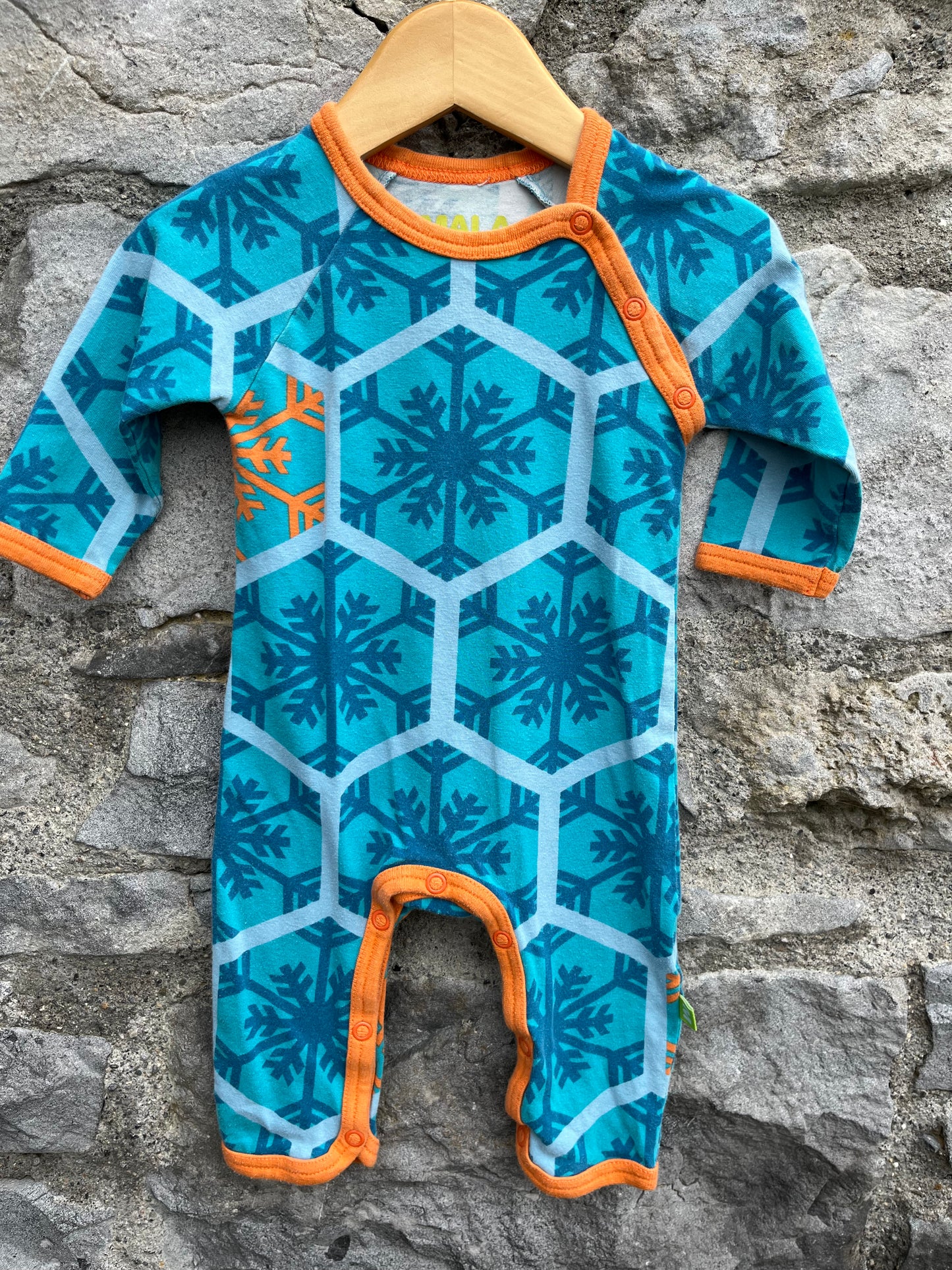 Snowflakes onesie  3-6m (62-68cm)