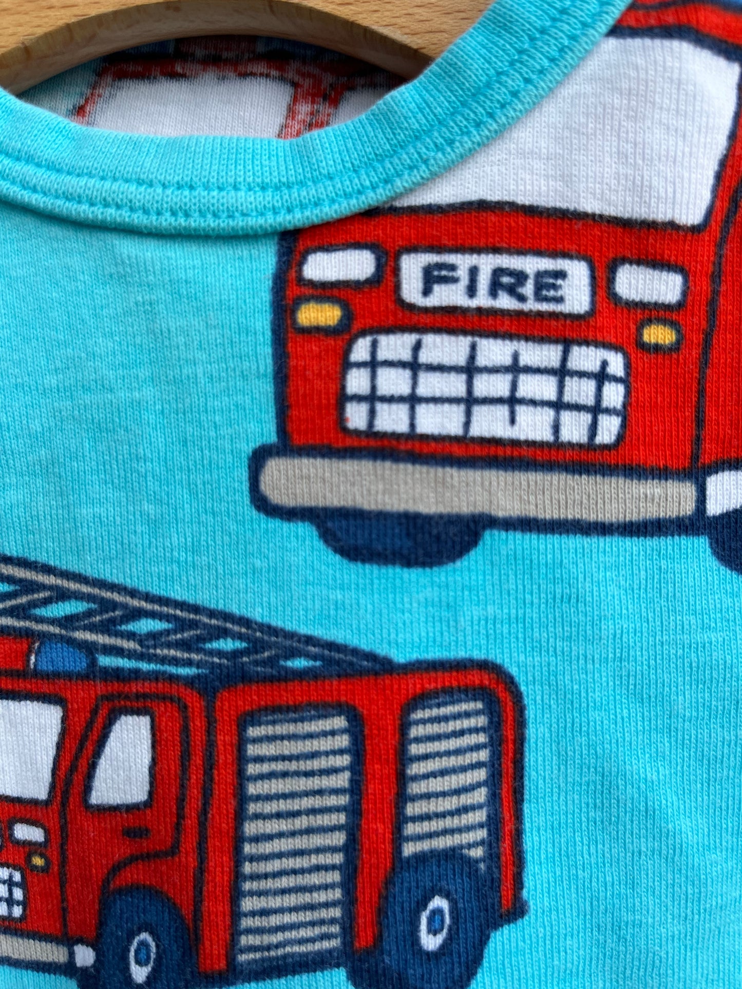 Firetrucks T-shirt    6-9m (68-74cm)