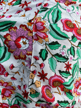 Load image into Gallery viewer, Floral top uk 10
