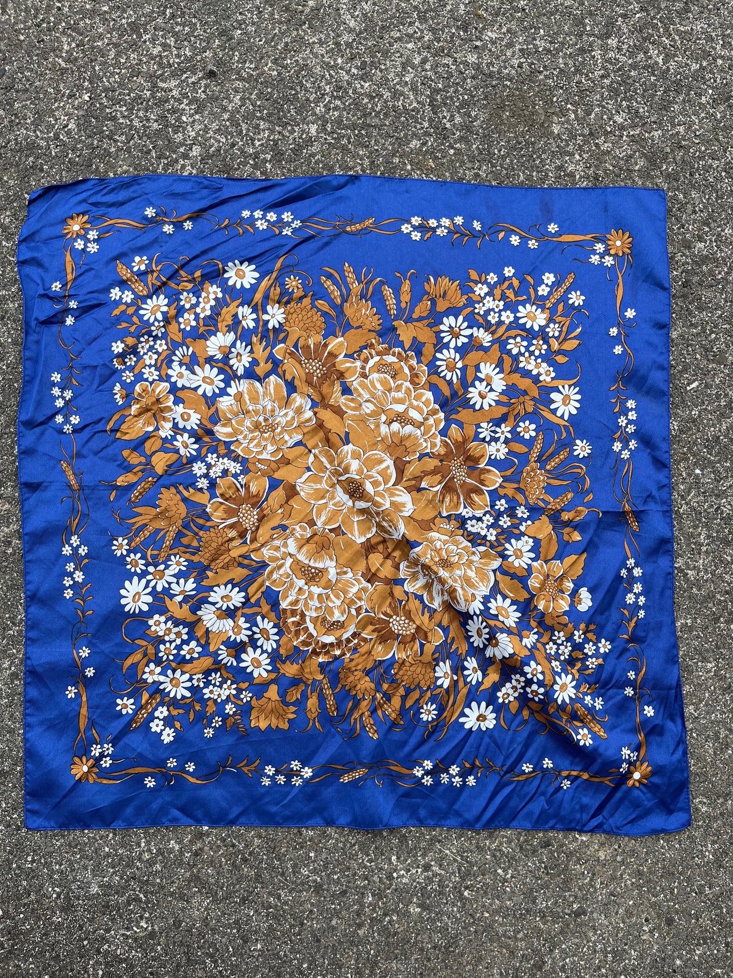 Brown flowers scarf