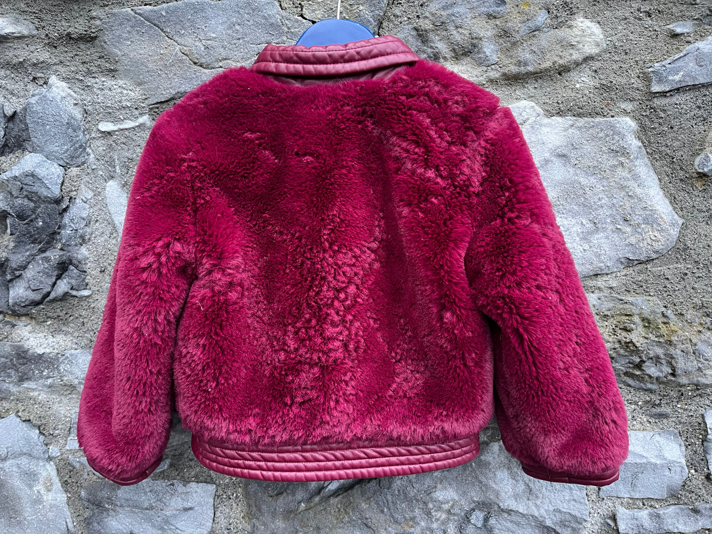 Maroon furry jacket  3-4y (98-104cm)