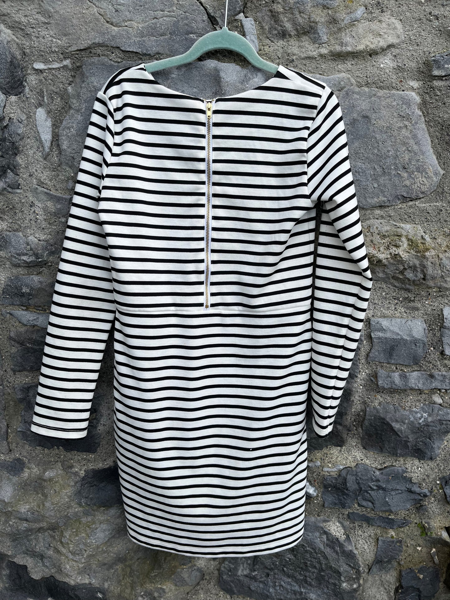 Black&white stripy dress   9-10y (134-140cm)