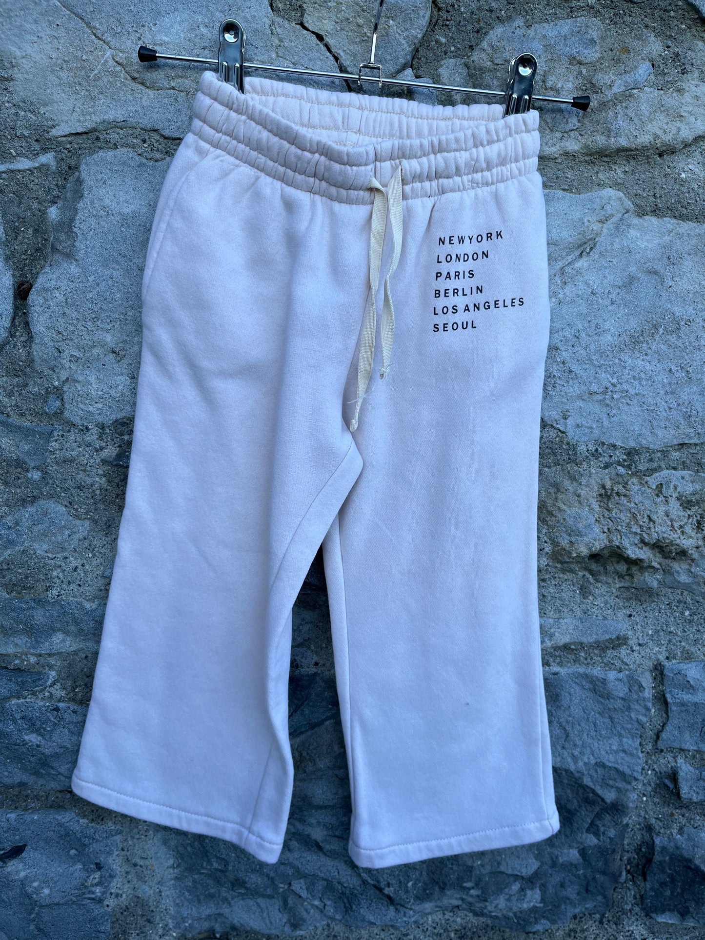 Beige tracksuit bottoms   2-3y (92-98cm)