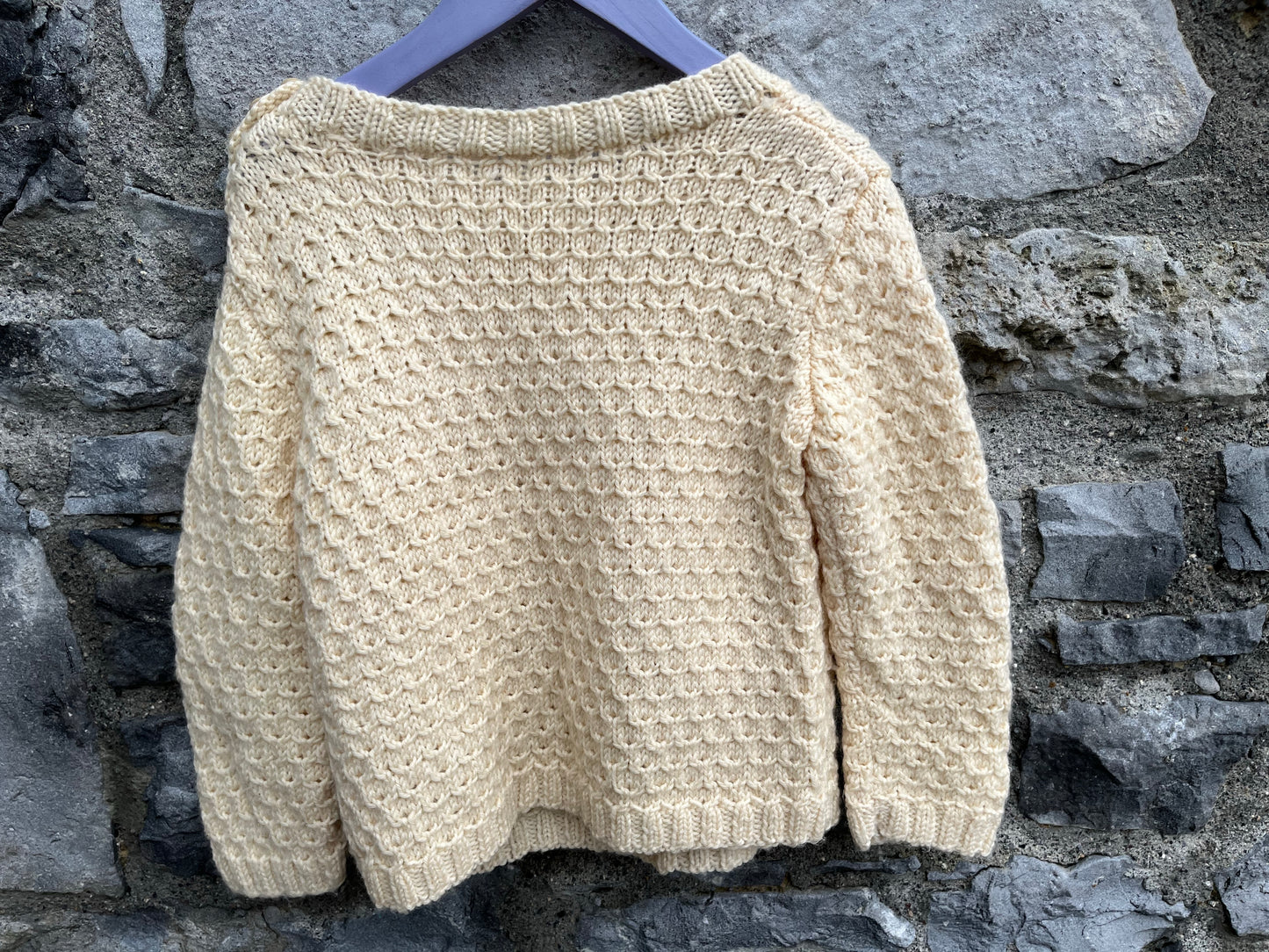 Beige jumper  5-6y (110-116cm)