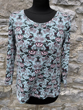 Load image into Gallery viewer, Blue floral top  uk 14
