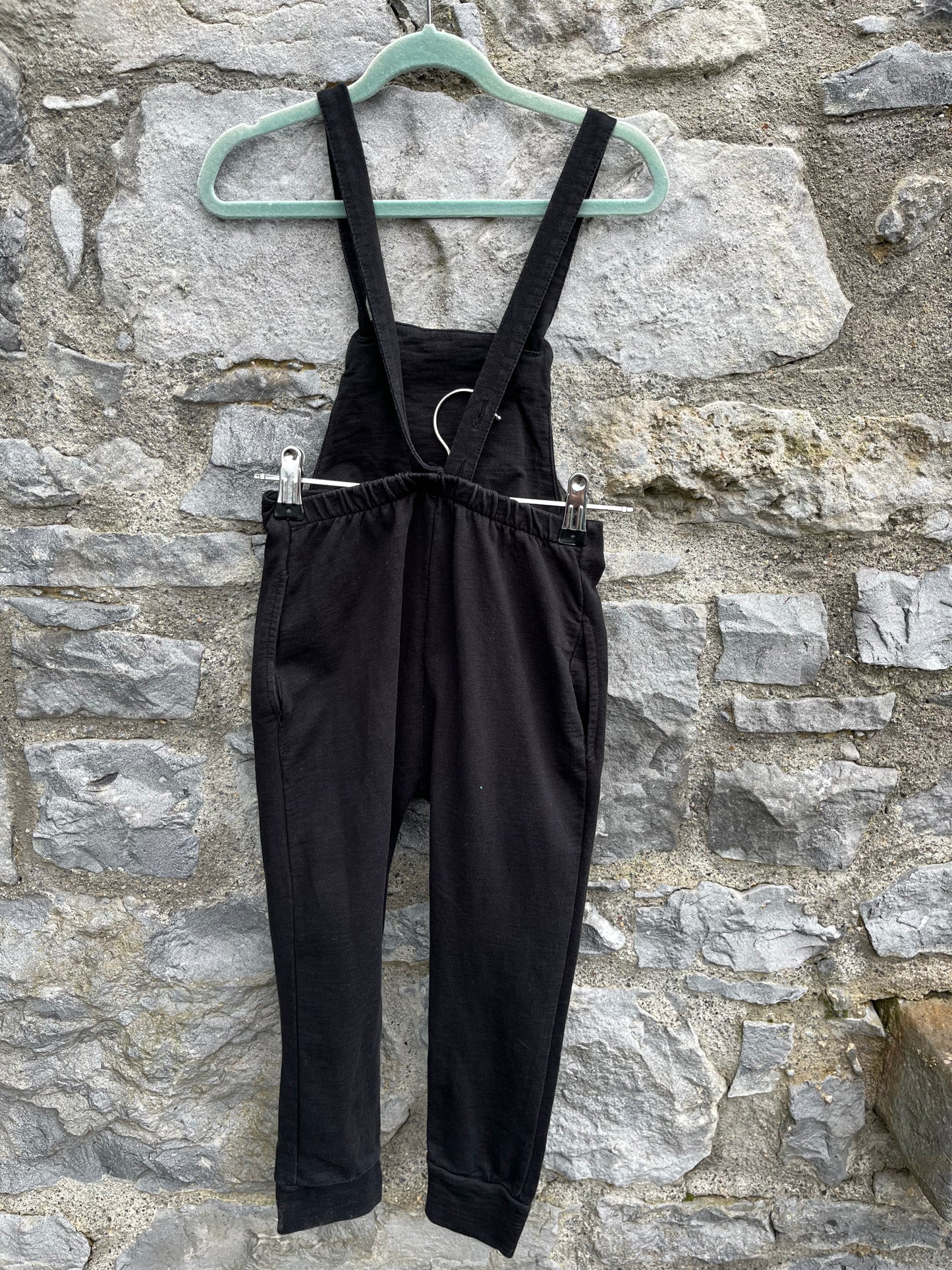 Black dungarees  4-5y (104-110cm)